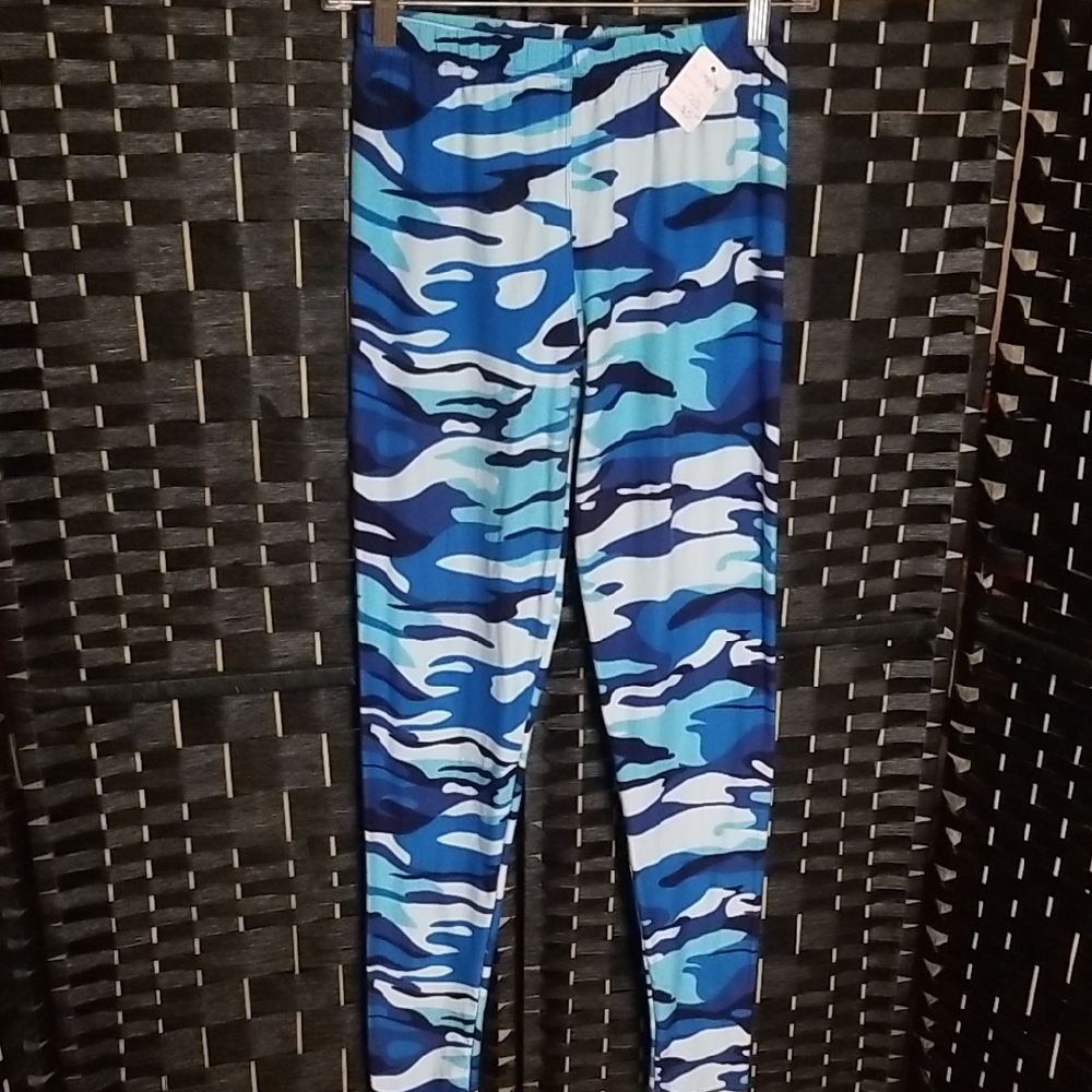 Dynamic Blue Camouflage Leggings with High Waist